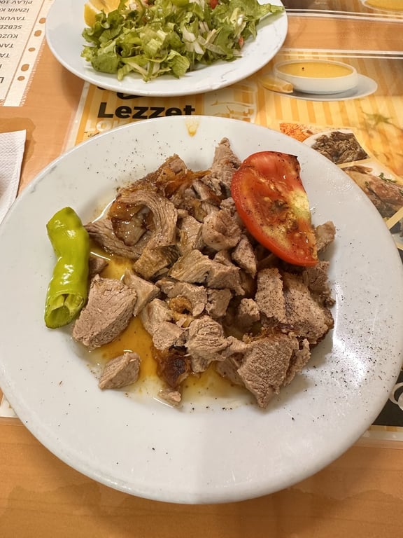 Lezzet Lokantası