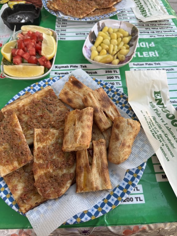 Enisoğulları Pide Salonu