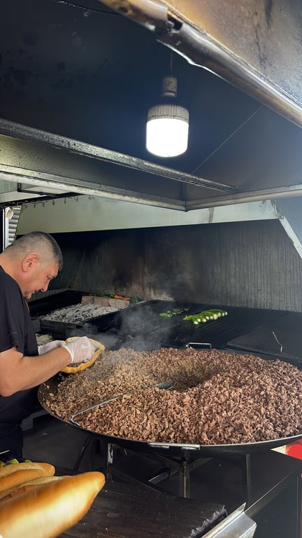 Meşhur Kavurmacı Suat Usta