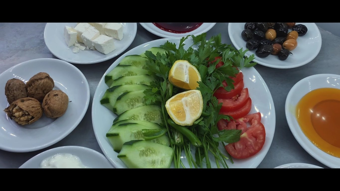 Kahvaltıcı Ömer Usta ve Kebap Salonu