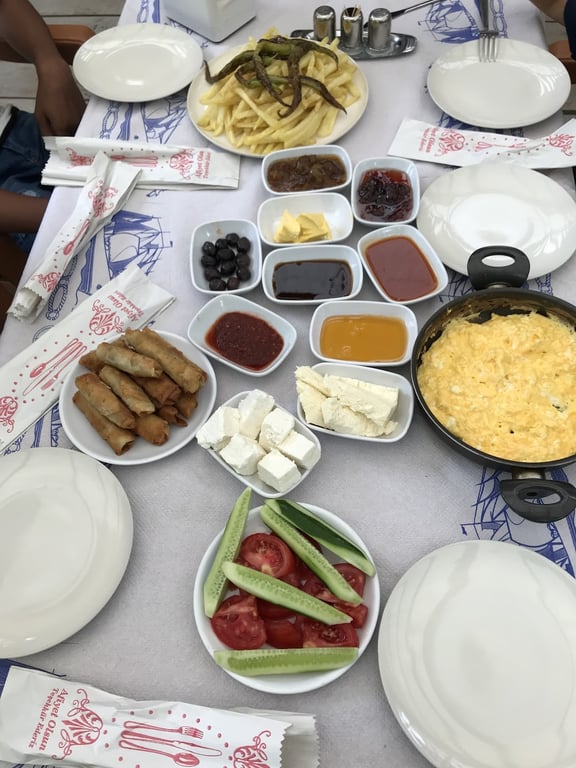 Şeker Kanyonu Kardeşler Canlı Alabalık ve Köy Kahvaltısı