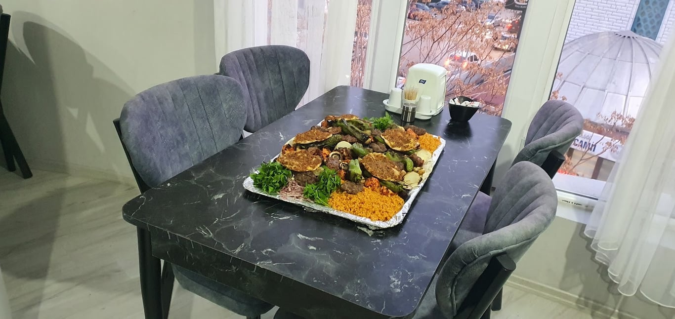 Emek Pide Kebap Lahmacun Salonu (Emek çarşısı)