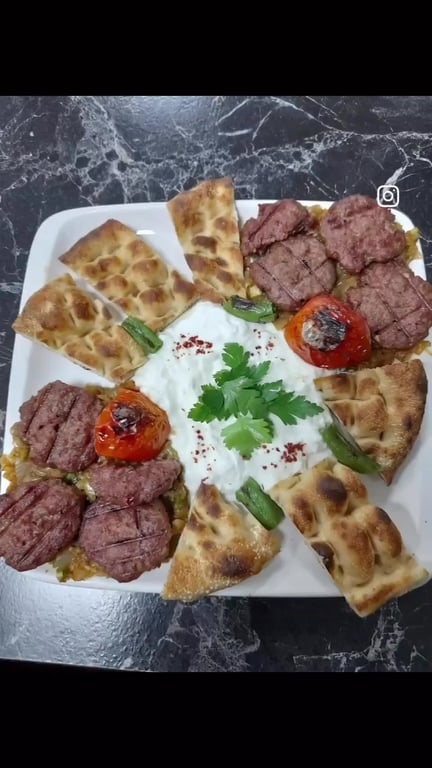 Kirazoğlu Etli Ekmek ve Kebap Salonu