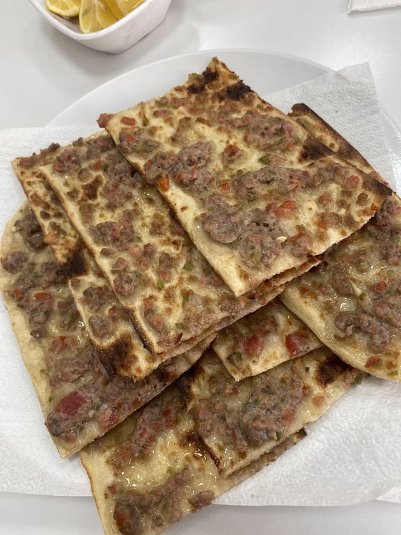 Karatopraklar Tahinli Pide ve Etliekmek