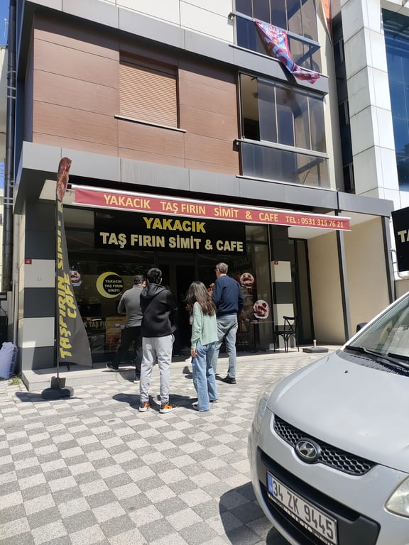 YAKACIK TAŞ FIRIN SİMİT & CAFE