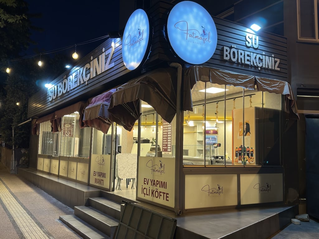 By Fatmazel Su Börekçisi