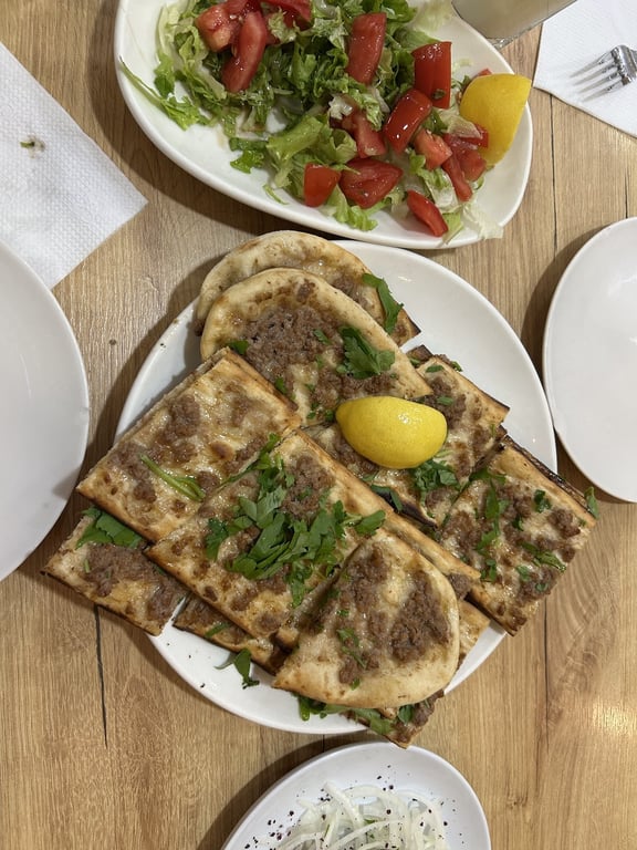 Mücahit Etli Pide ve Kebap Salonu