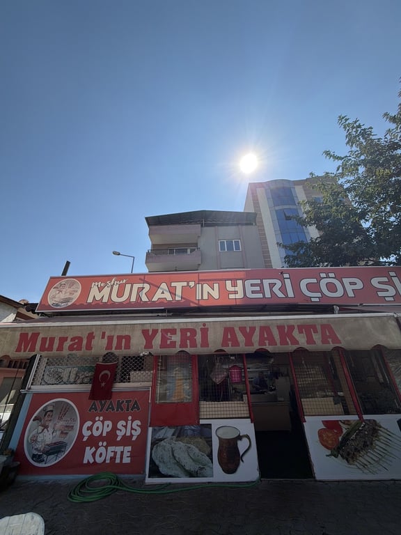 Ayakta Mangal Başi Murat'in Yeri Çöp Şiş