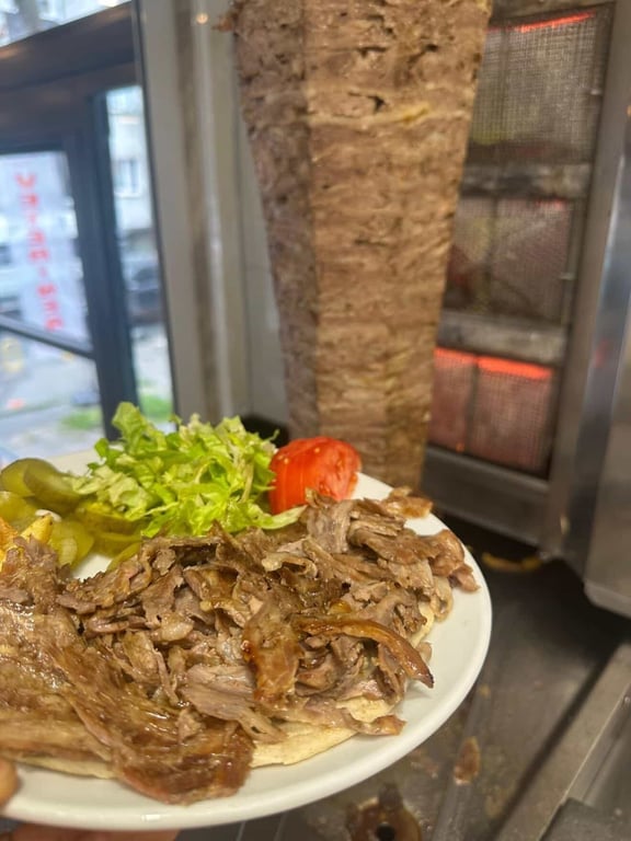 Avlu Et Döner
