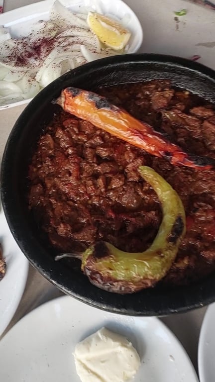 Tavacı Aynur Nevşehir Tava Pide Çiğneme Lahmacun Pita Bread Meat Pan Casserole Tile Meal Cappadocia Restaurant