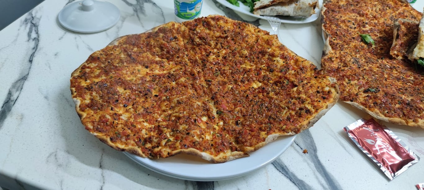 AYYILDIZ ETLİEKMEK VE LAHMACUN