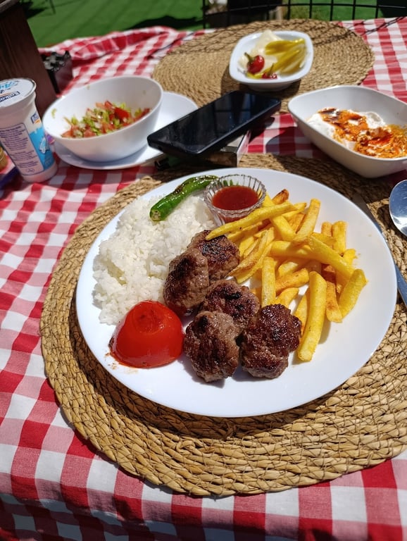 Özkan Köfte ve Sokak Lezzetleri