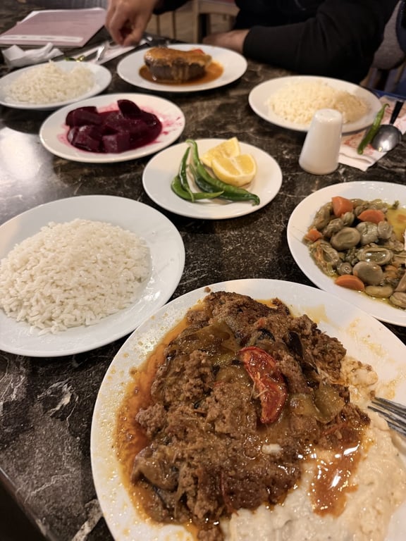 Tarihi Adil Müftüoğlu Uğur Lokantası — fotoğraf 3