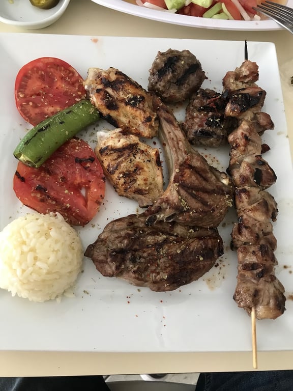 Öztürkler Et Izgara Salonu