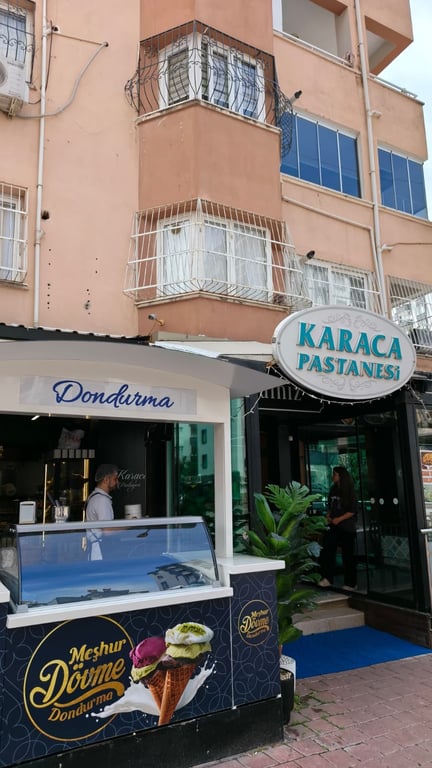 Karaca Pastanesi - Adana Pasta - Resimli Pasta