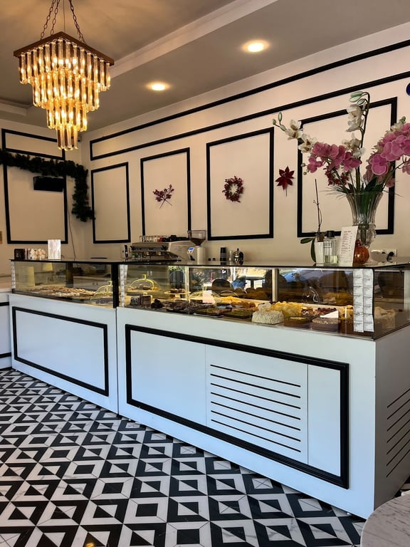 Azelia Patisserie & Pizza