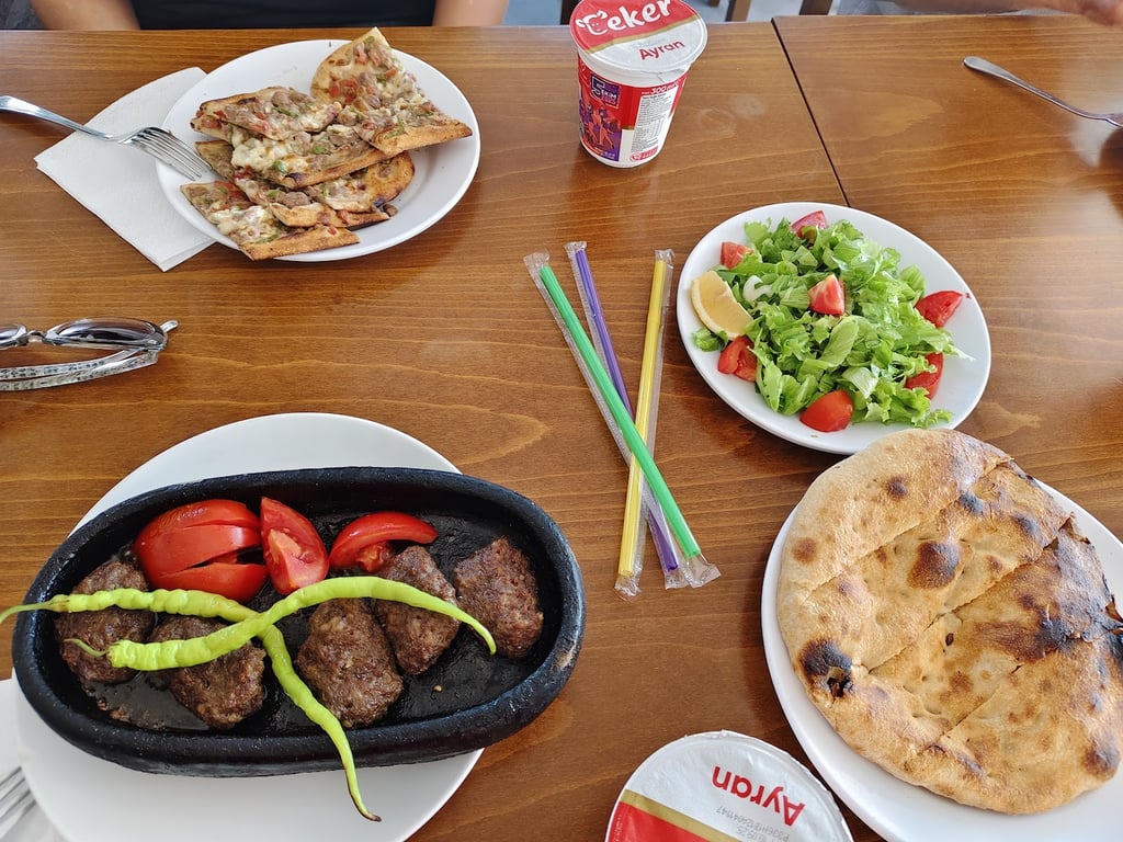 Keskinerler Konya Pide Salonu — Foto 3