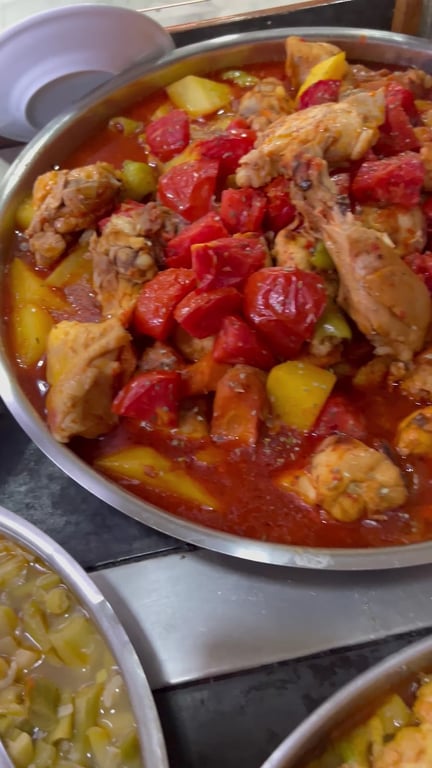 Lezzet Sofrası Ev Yemekleri , Salata ve Tatlı Salonu