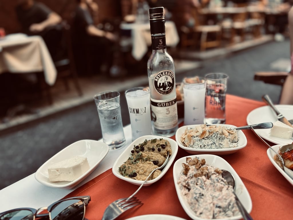 Çıkmaz Meyhane