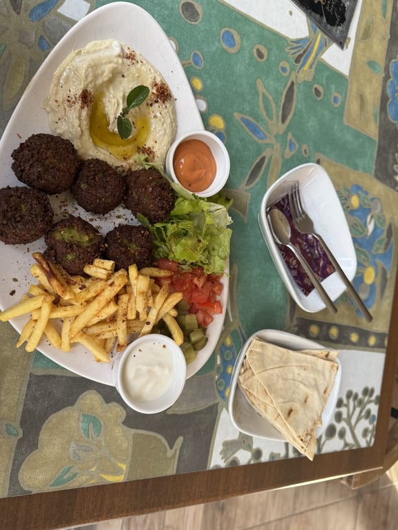 Arzay Café Resto & Fatoş Mantı