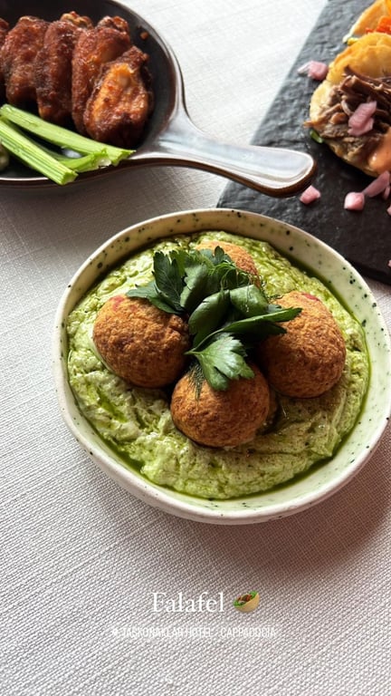 Moniq Restaurant & Cocktail Bar — fotoğraf 3