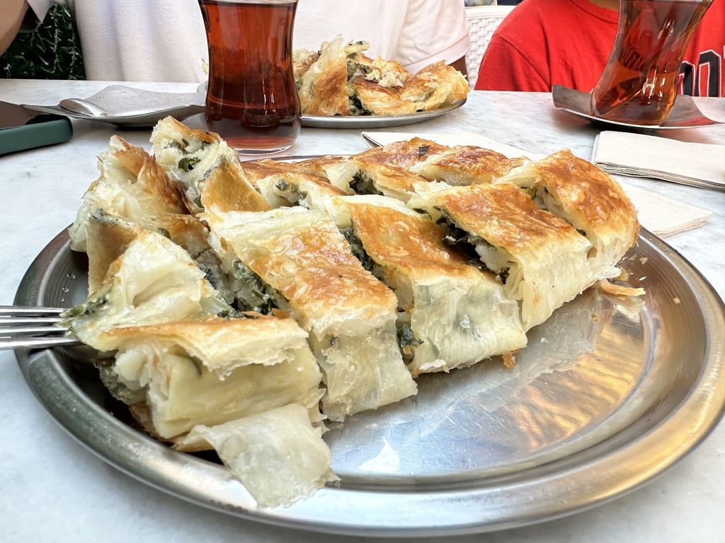 Düzenli Börek Evi