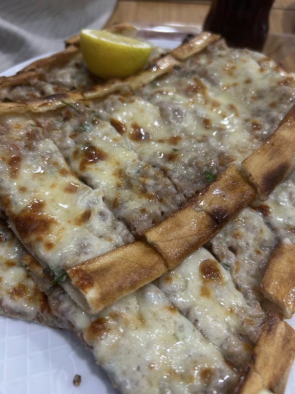 Nazlı Pide Salonu