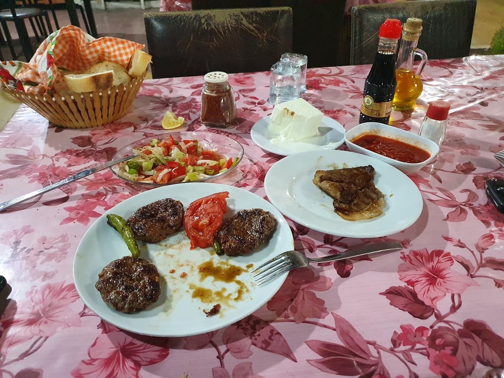 Şahin'in Yeri Et Mangal