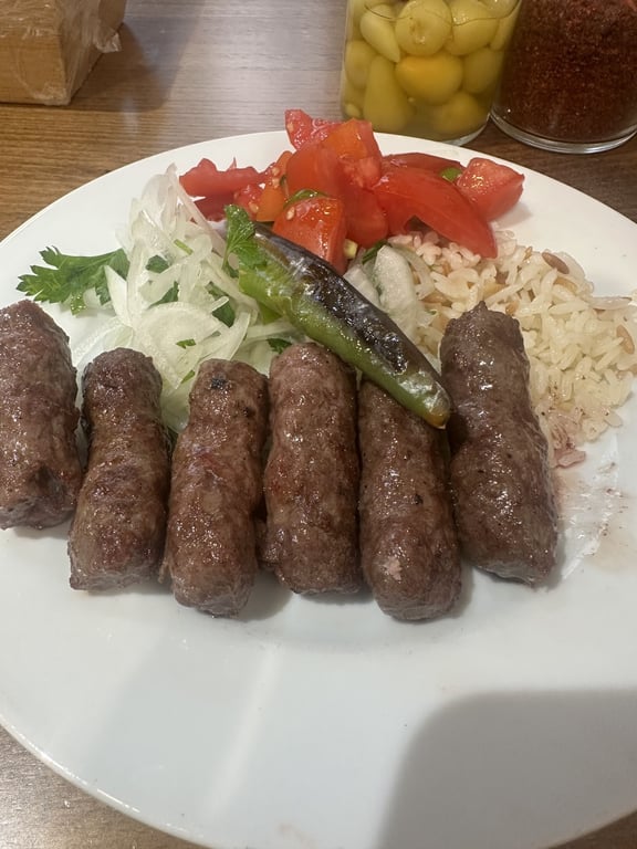 Köfteci Arif Usta' Nin Yeri