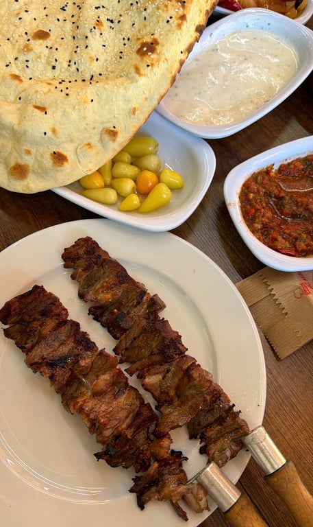 Metin Usta Cağ Kebap İMES — fotoğraf 2