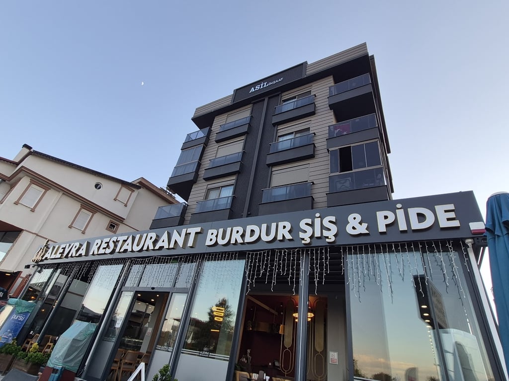 ALEVRA RESTAURANT
