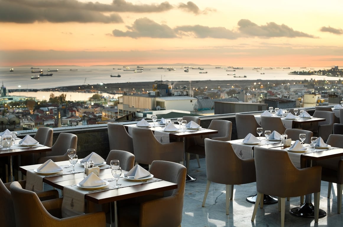 Beso Rooftop Restaurant
