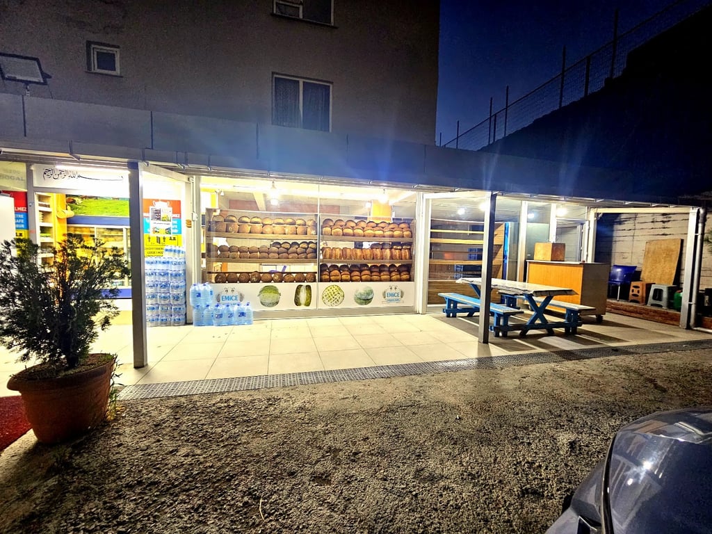 Emice Uşakları Trabzon Ekmek Fırını