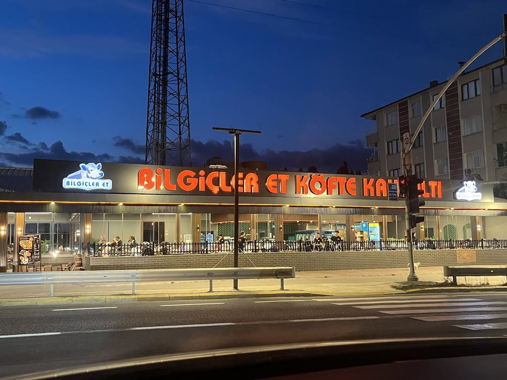 Bilgiçler Et Köfte - Karamürsel Ereğli