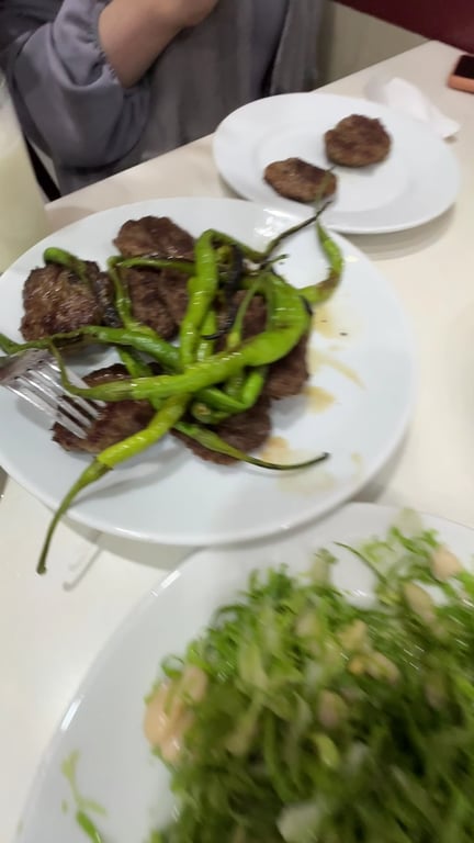 Komaroğlu Köfte Salonu