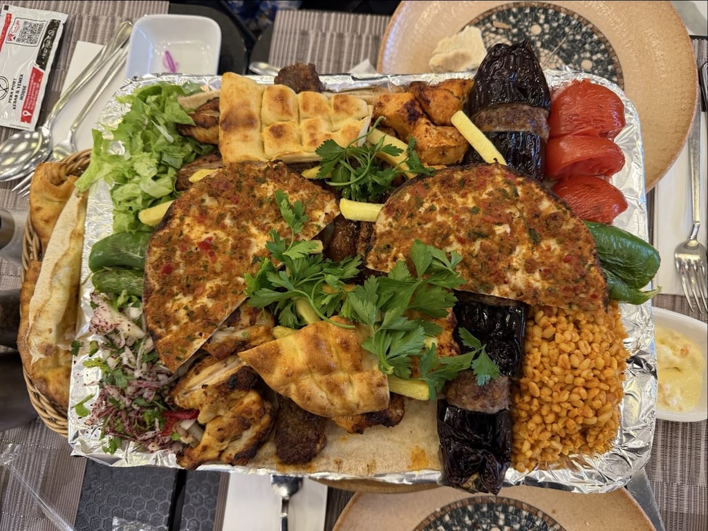 Pera Port Lounge Kebab Pide Pizza Lahmacun