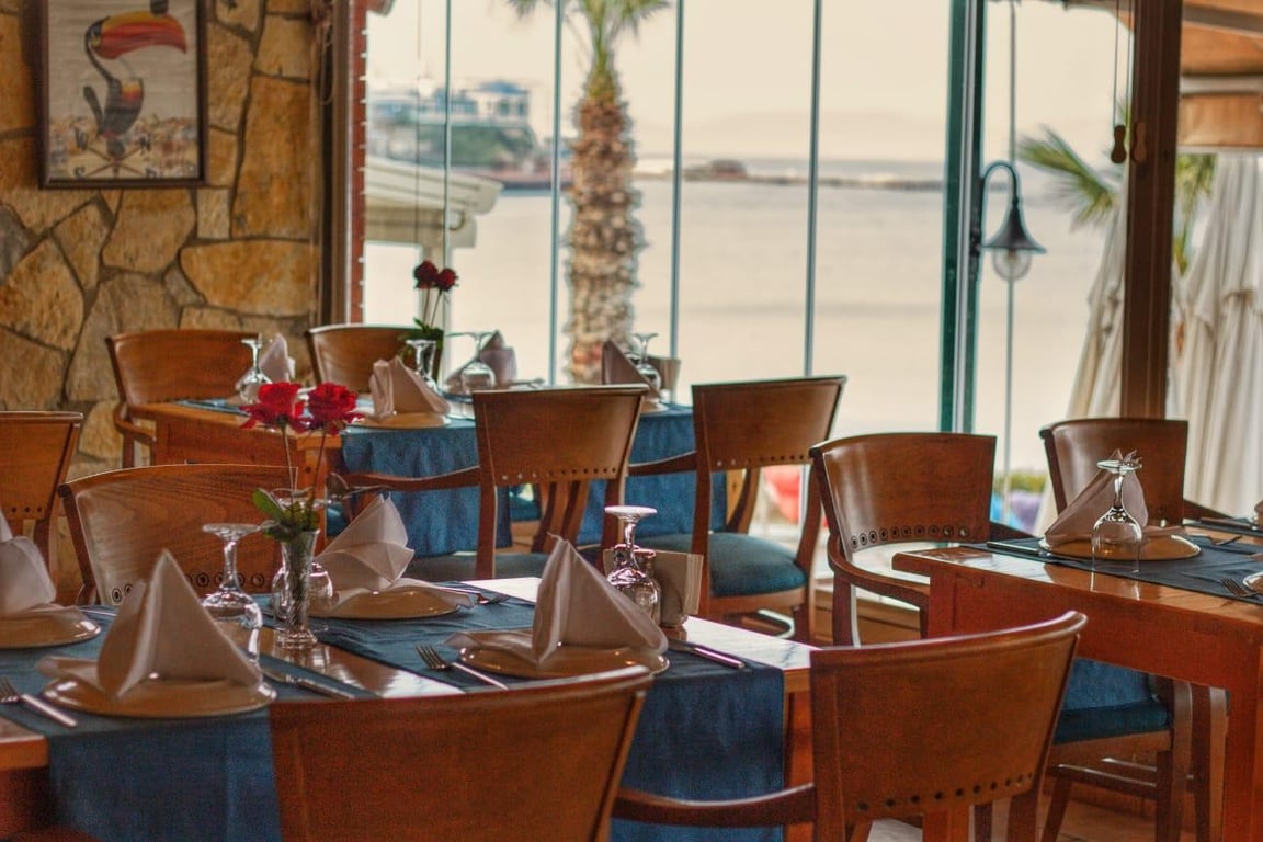 Ladies Beach Restaurant Cafe & Bar