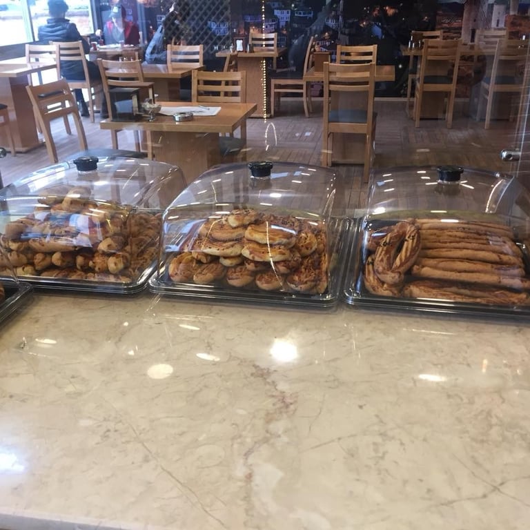 Adil Usta Pide ve Börek Salonu