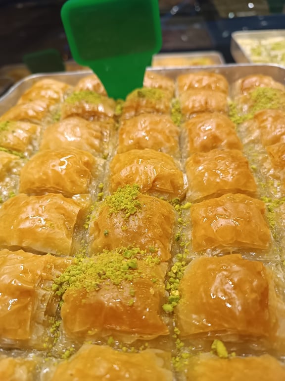 Gezeroğulları Baklava Künefe Kahvaltı