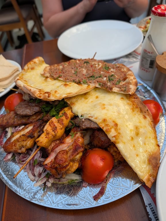 Alsancak Eski Konak Pide Kebap