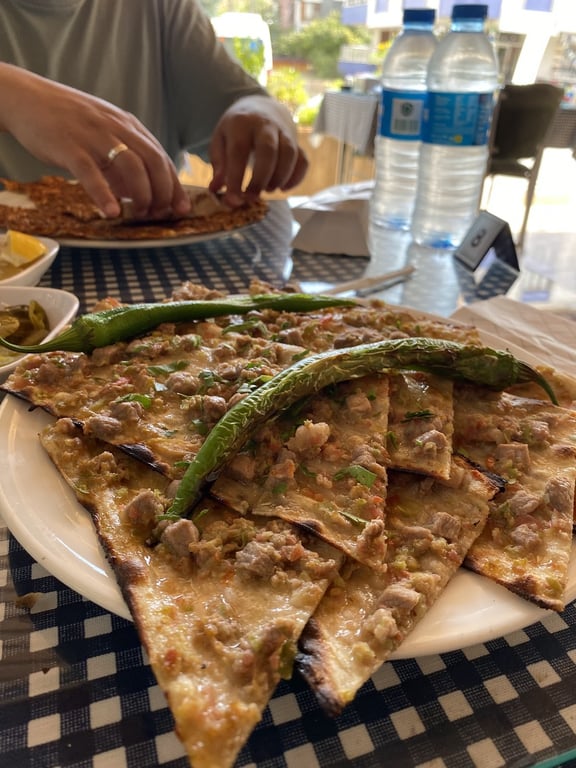 Alizade Etliekmek & Lahmacun