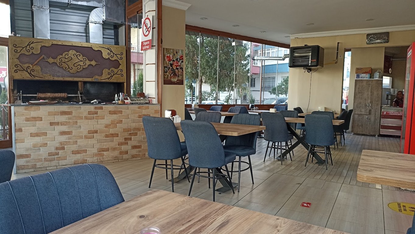 Emrah Usta Erzurum Oltu Cağ Kebap