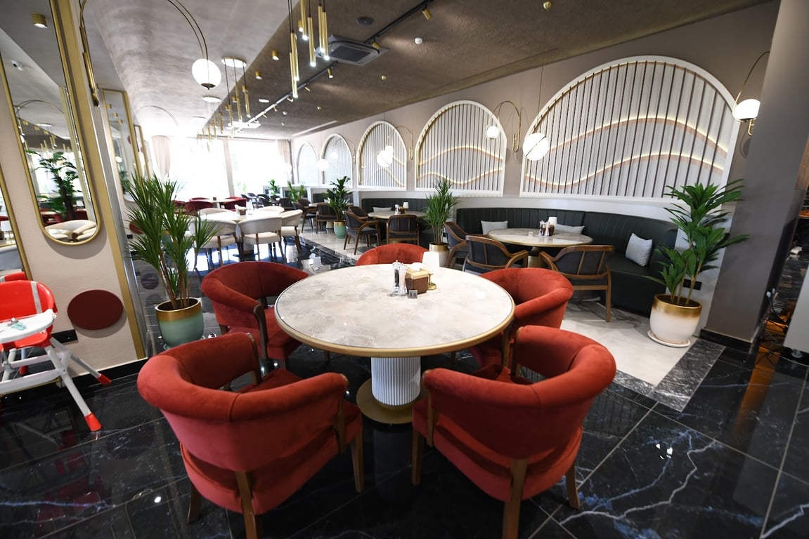 Usre Restoran