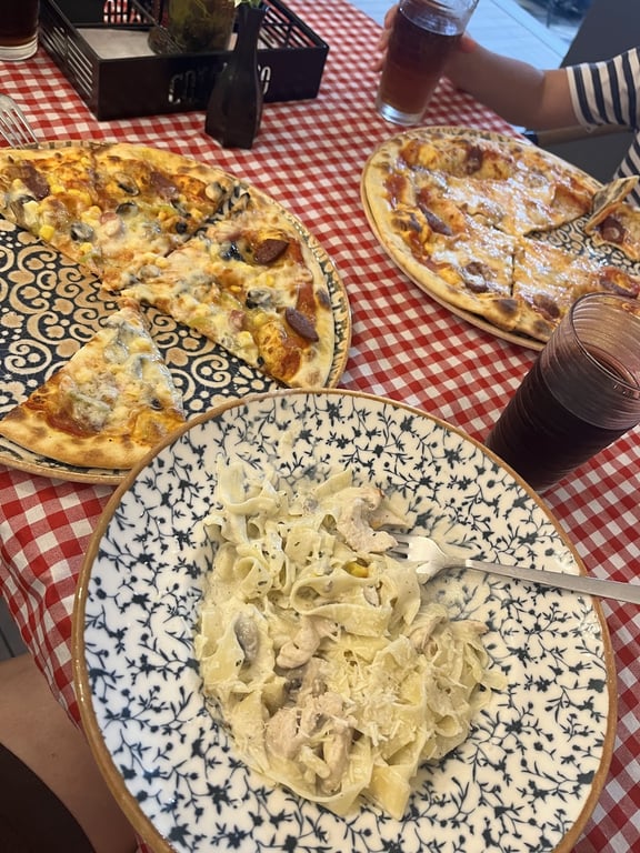 Altınoluk Verra Pizza Mantı Makarna