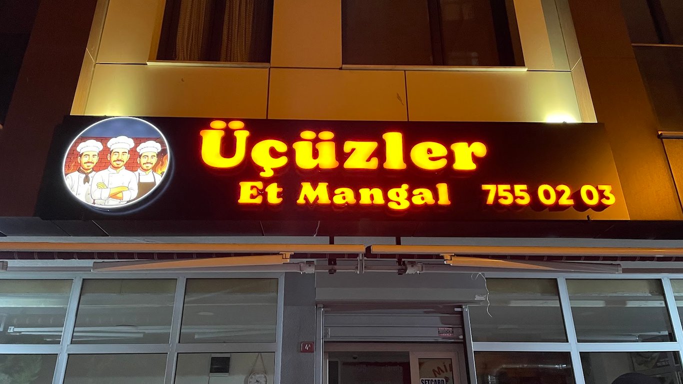ÖZ ÜÇÜZLER ET MANGAL