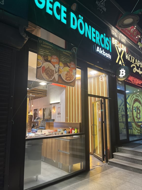 Gece Dönercisi Akbatı