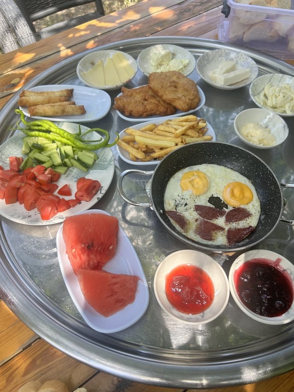 Bizim Bahçe Kahvaltı Izgara ve Ev Yemekleri