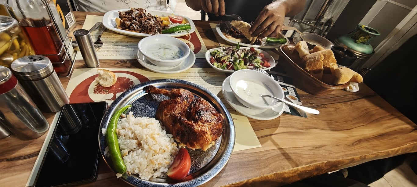 Mutlu Lokantası