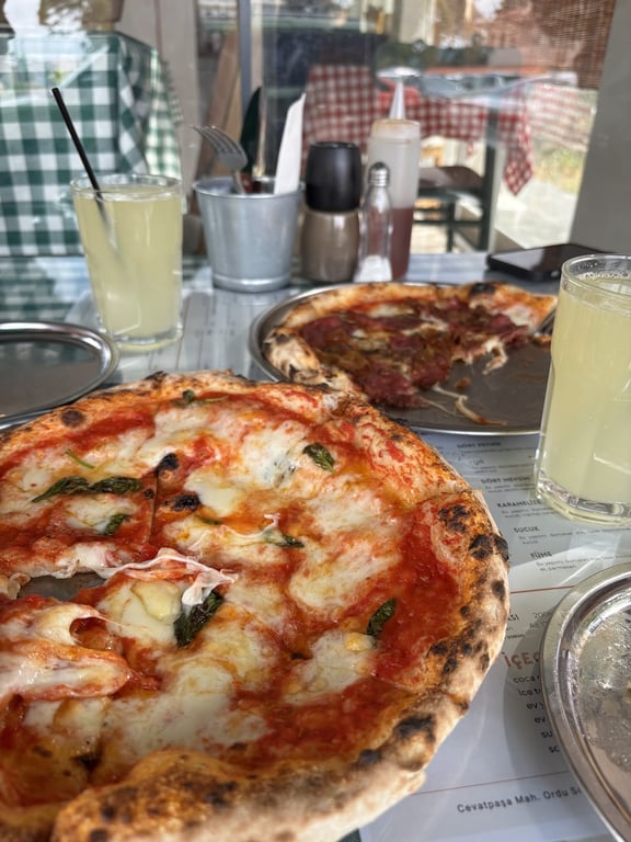 Yeni Pizzeria