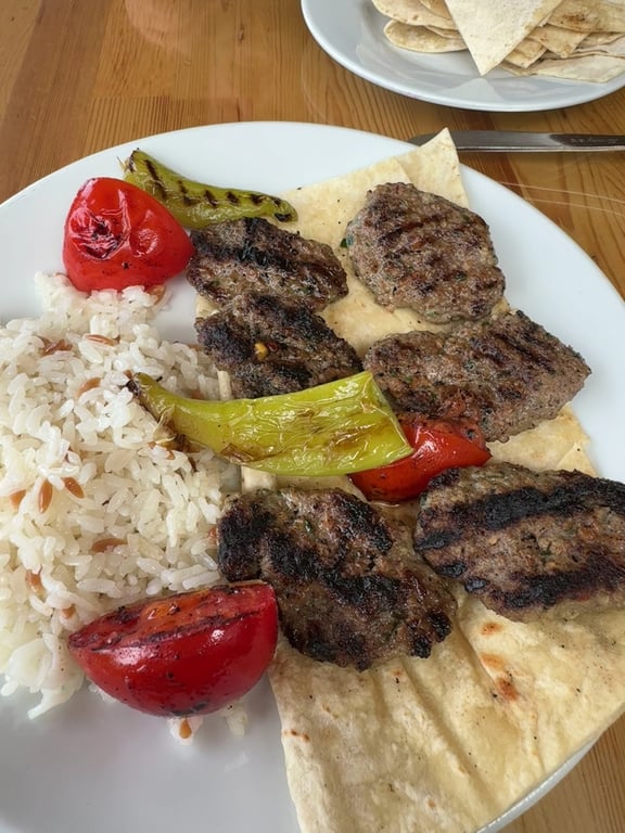 Şükrü Usta Lokantası